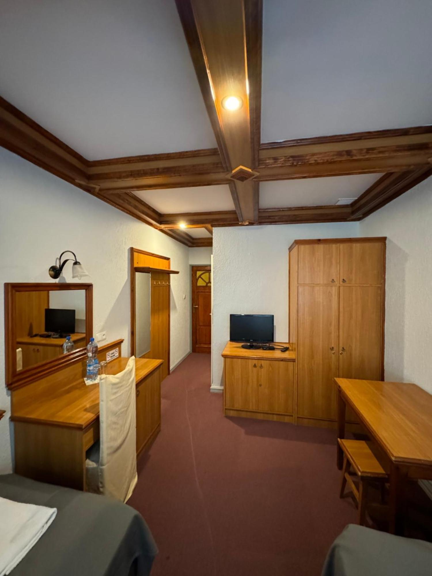 Hotel Victoria Łubowo 외부 사진