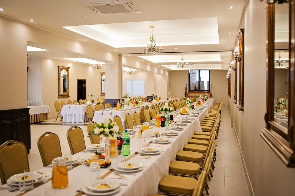 Hotel Victoria Łubowo 외부 사진