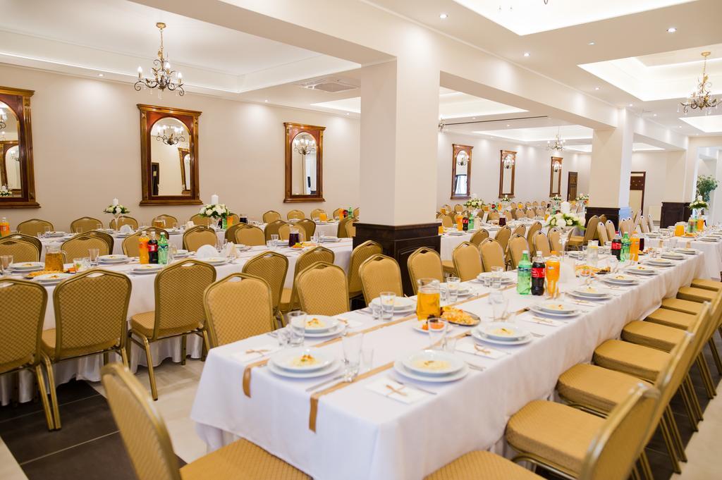 Hotel Victoria Łubowo 외부 사진